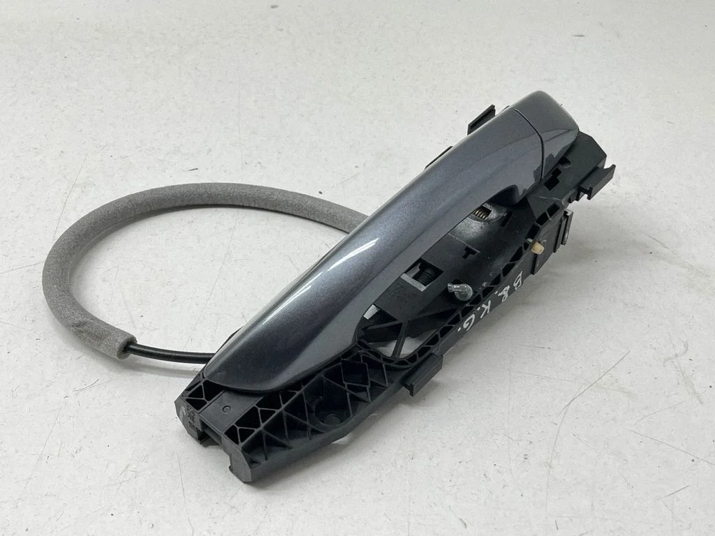 Tagaukse välimine käepide 5N0837885H