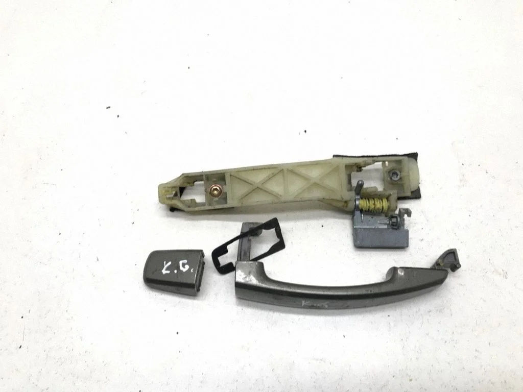 Rear door exterior handle – rear left