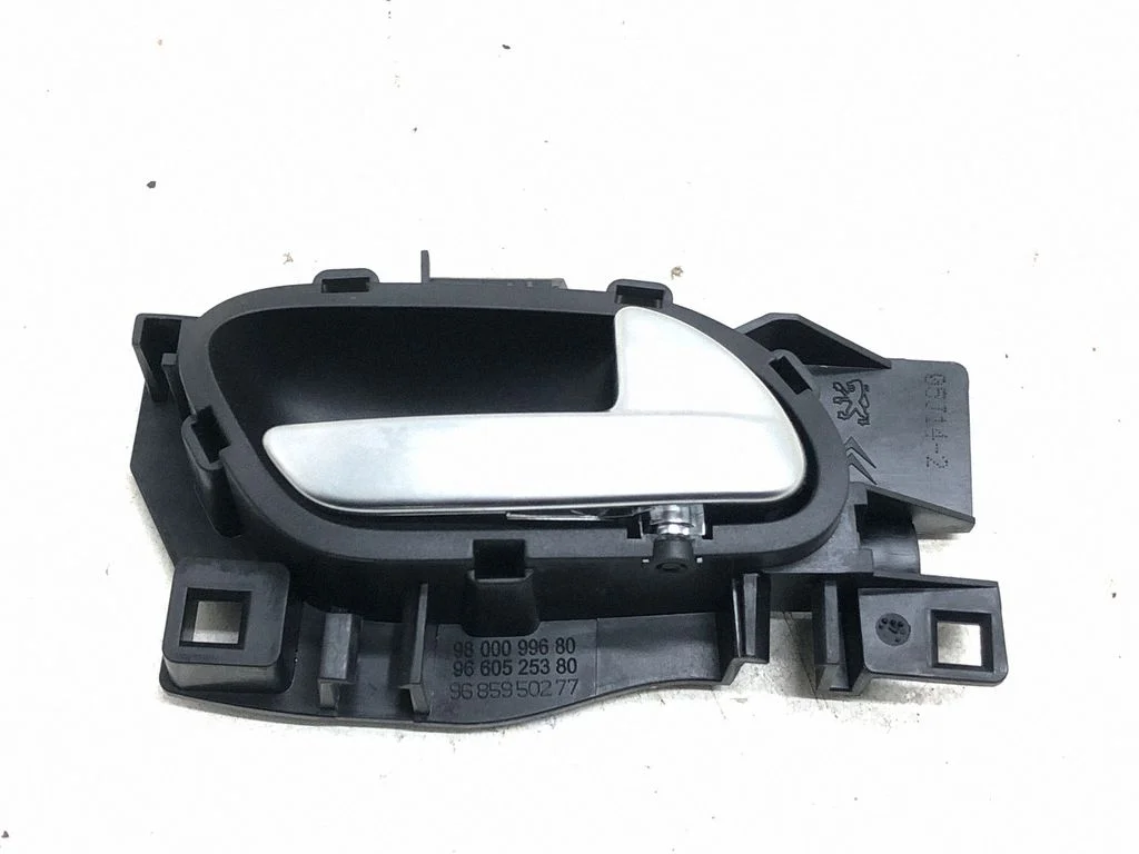 Rear door interior handle 9144G4