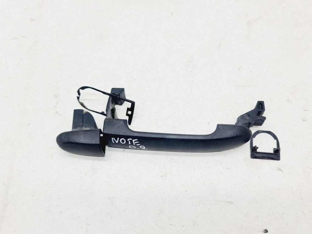 Tagaukse välimine käepide – Nissan Note (E11) (2006-2014), tagumine parem