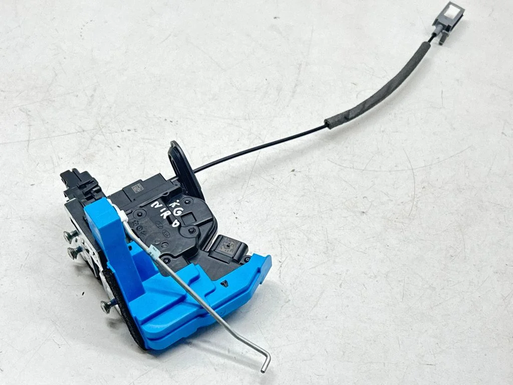 Rear door lock 81410A1020
