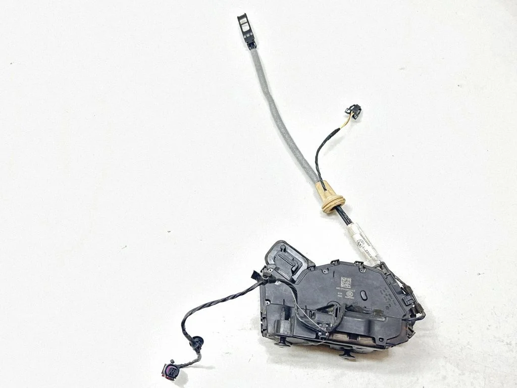 Tagaukse lukk 3G0839086C