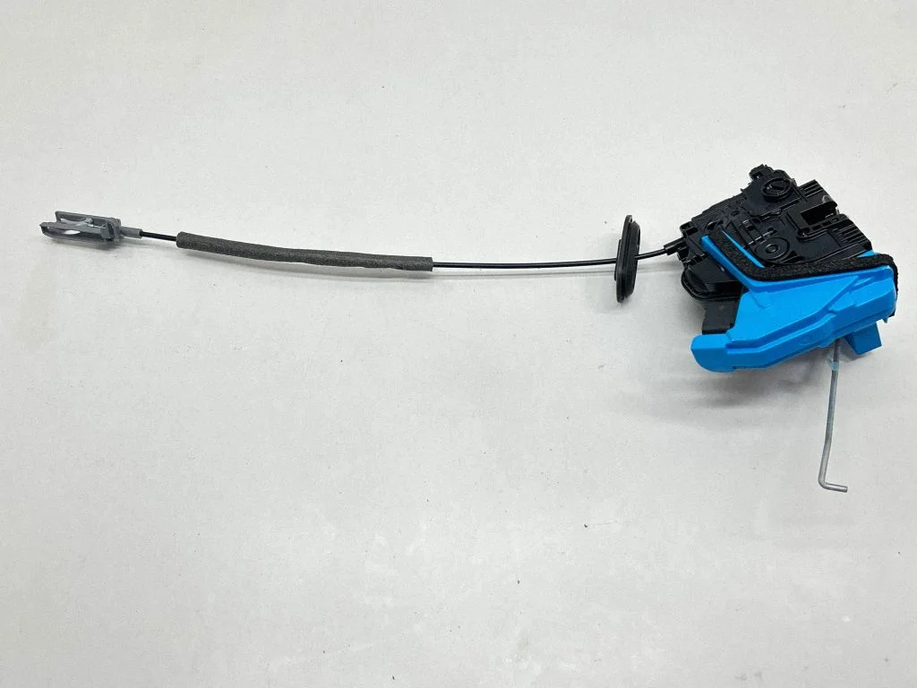 Rear door lock 81410AT020