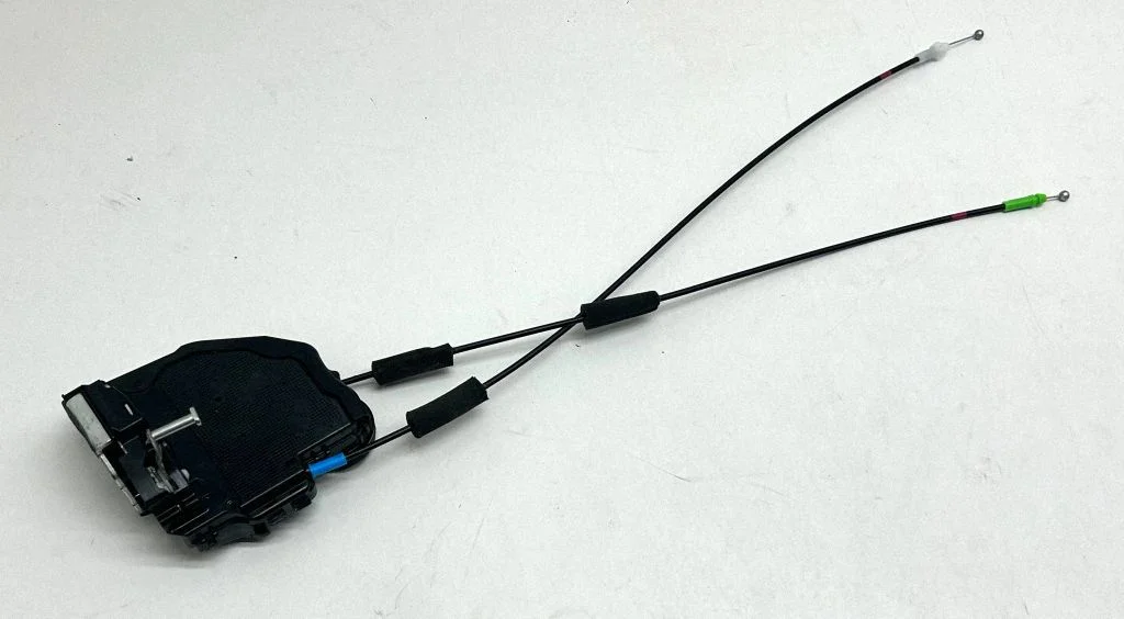 Rear door lock 6905033120
