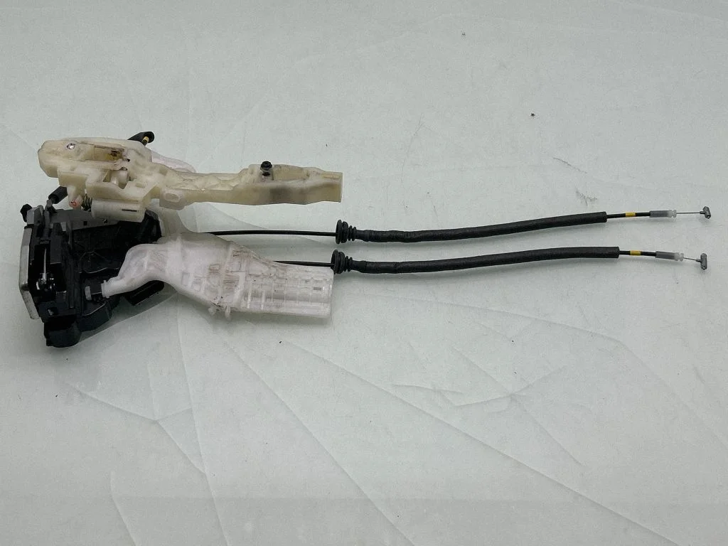 Tagaukse lukk 81420C5000