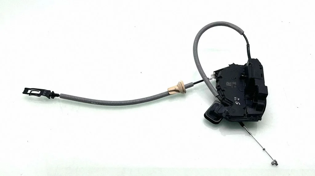 Rear door lock A6E5TA839016E