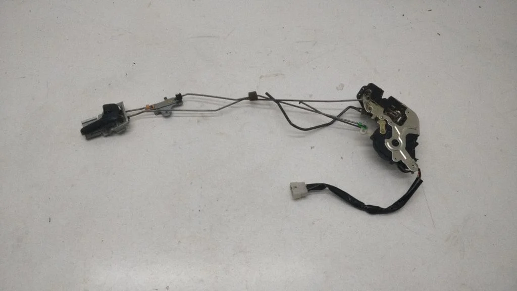 Rear door lock GE4V58310C