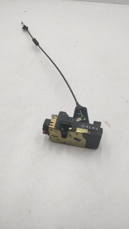 Rear door lock 90503996