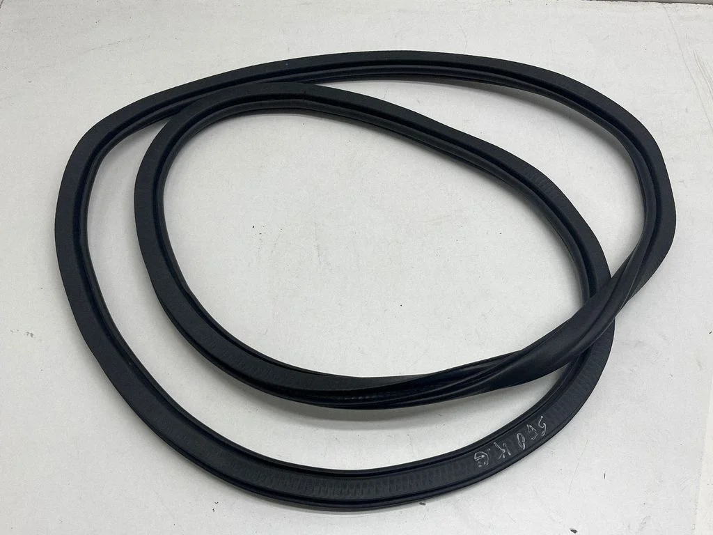 Rear door rubber seal (on body) – rear left