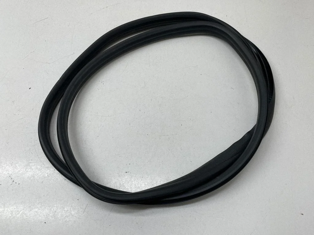 Rear door rubber seal (on body) – rear right
