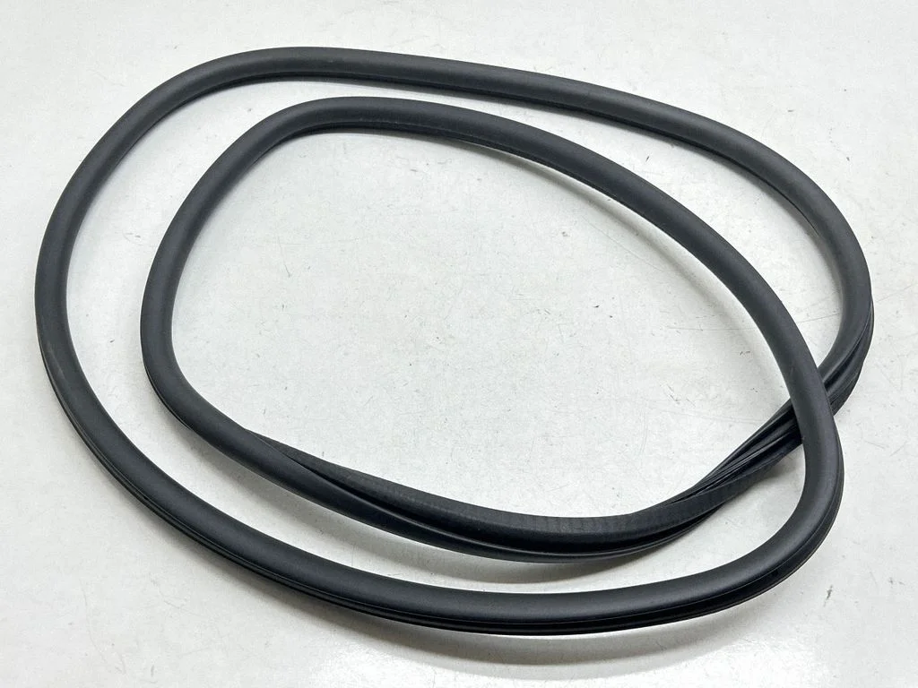 Rear door rubber seal (on body) 9812586680