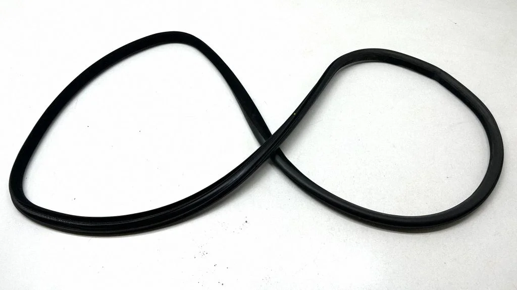 Rear door rubber seal (on body) – Volvo V70 (2014-2016)