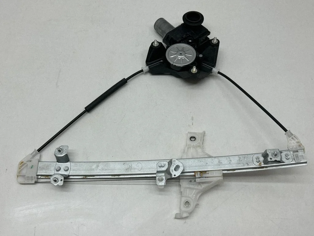 Rear door window regulator with motor 857200D560