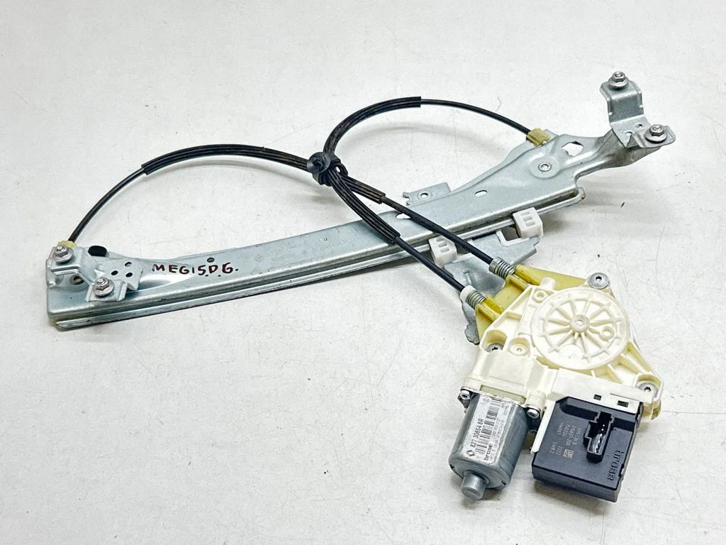 Rear door window regulator with motor – Renault Megane III (2009-2016)
