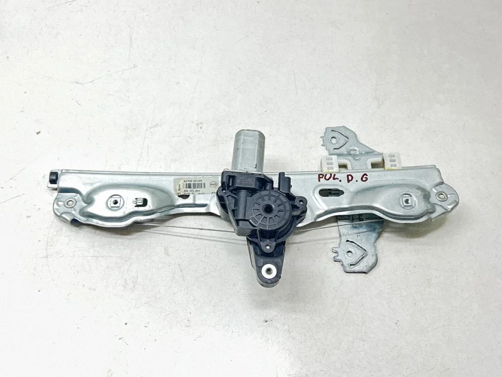 Tagaukse elektriline aknatõstuk mootoriga 827003ZL0A