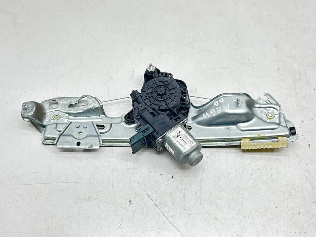 Rear door window regulator with motor C49019101