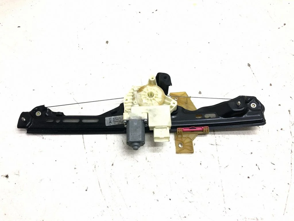Rear door window regulator with motor 9676172480