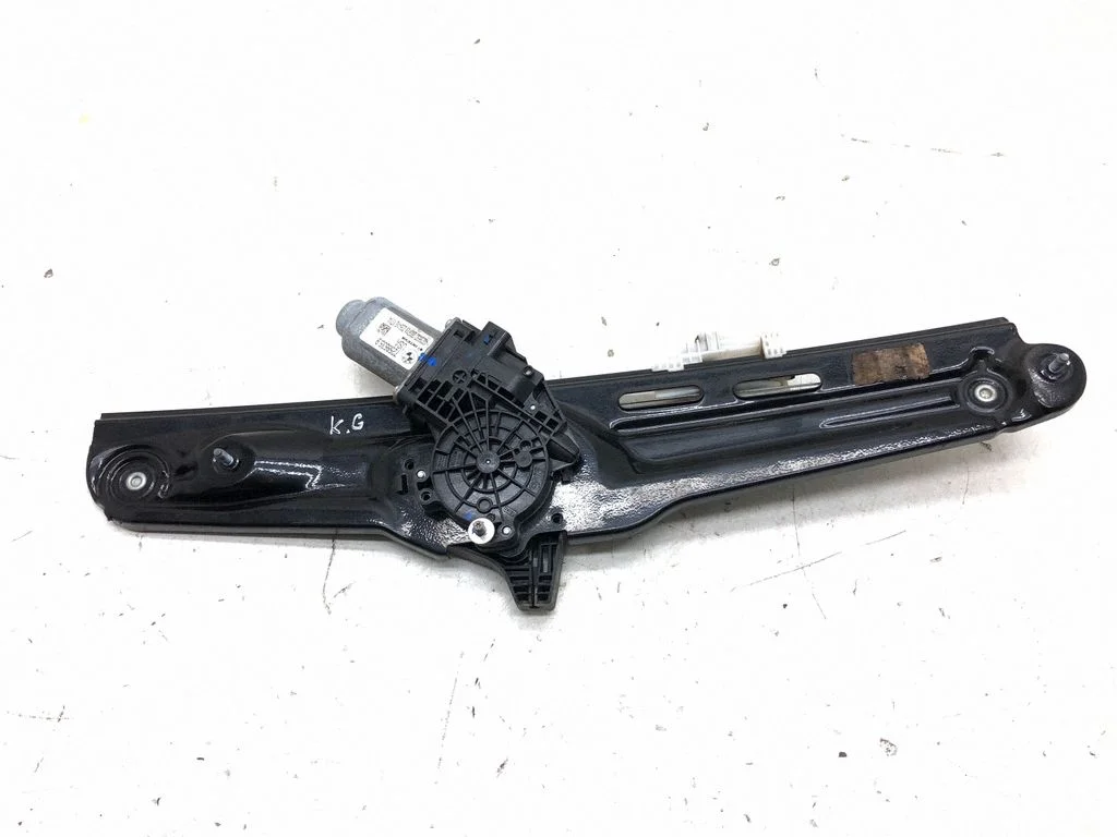 Rear door window regulator with motor 7258535