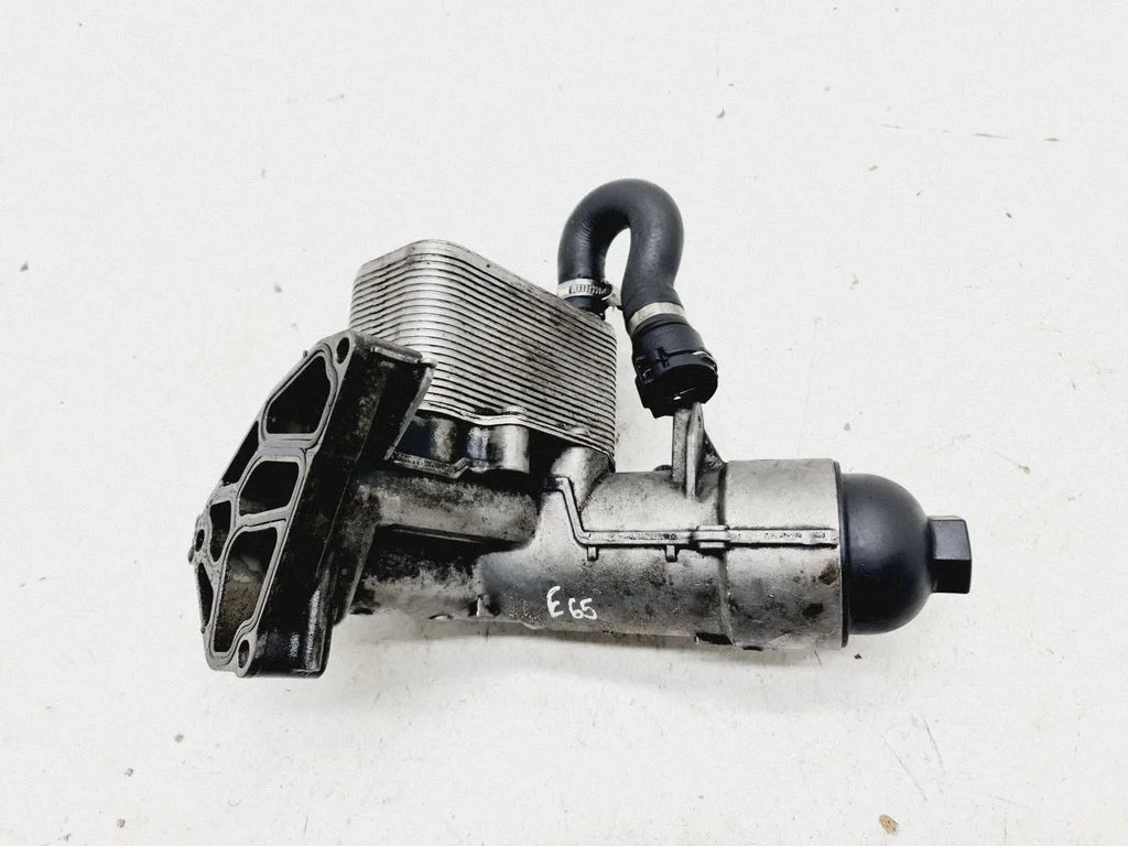 Oil filter mounting bracket – BMW 7 Series E65 E66 (2001-2008)