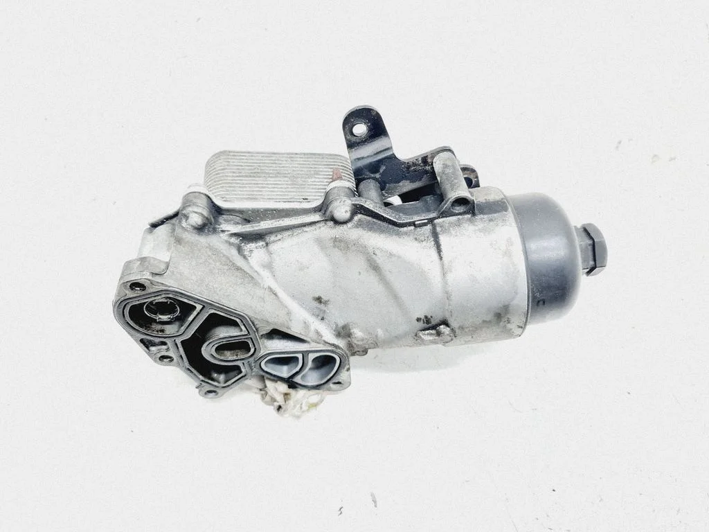 Oil filter mounting bracket 31321630