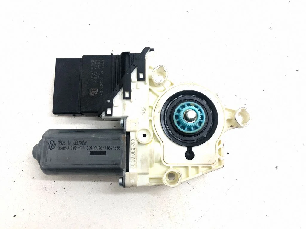 Aizmugurējā loga pacēlāja motoriņš 1K0959703P