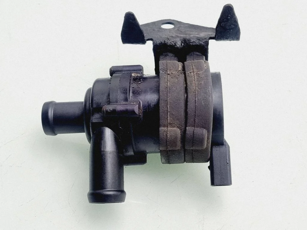 Electric auxiliary coolant/water pump 7L0965561L