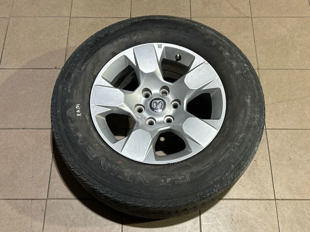 R18 vieglmetāla disks (-i) 5YD45TRMAA