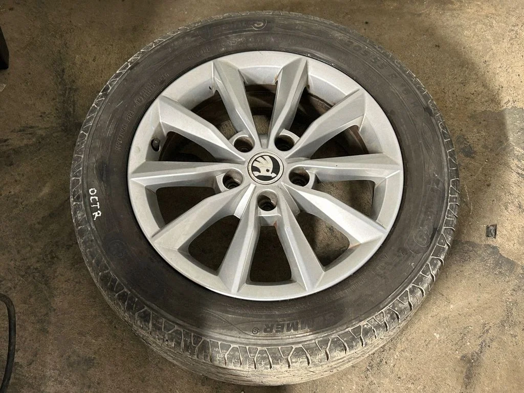 R16 alloy rim 5E0601025B