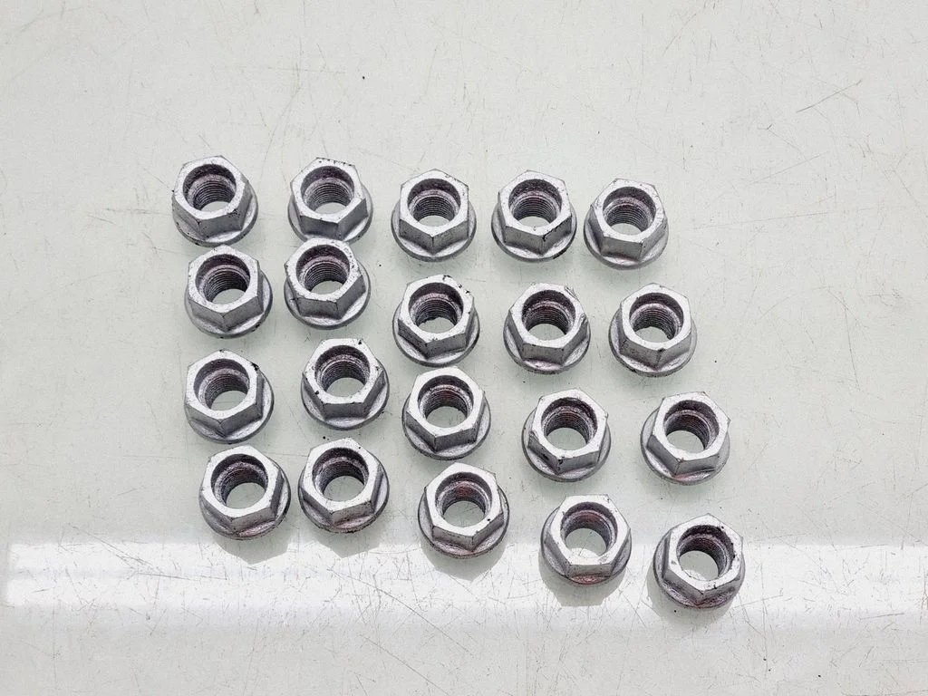 Nuts/bolts