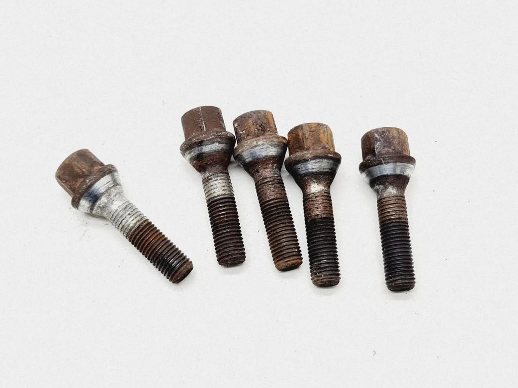 Nuts/bolts