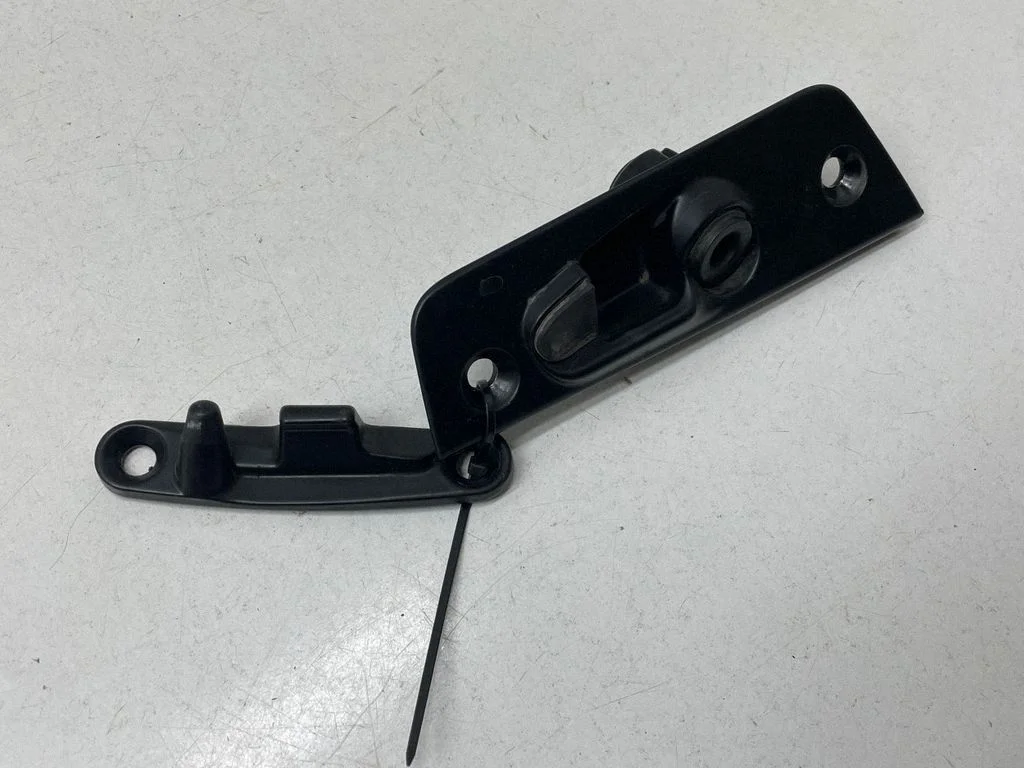Sliding door check strap stopper 7H0843637
