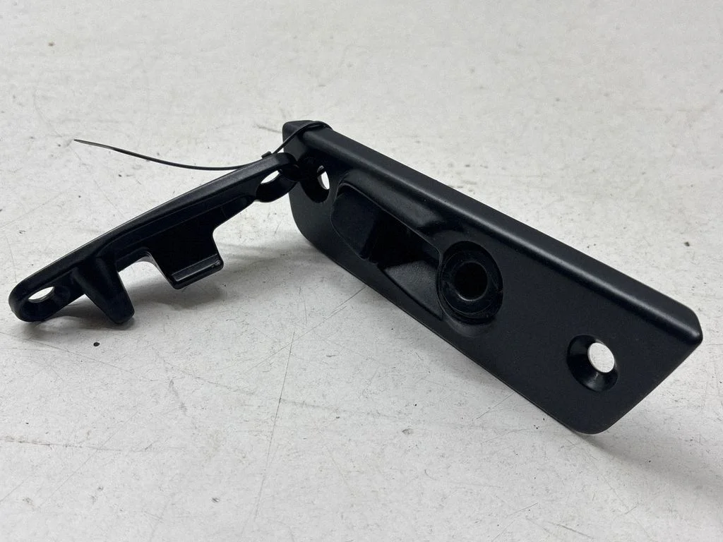Sliding door check strap stopper 7H0843638E