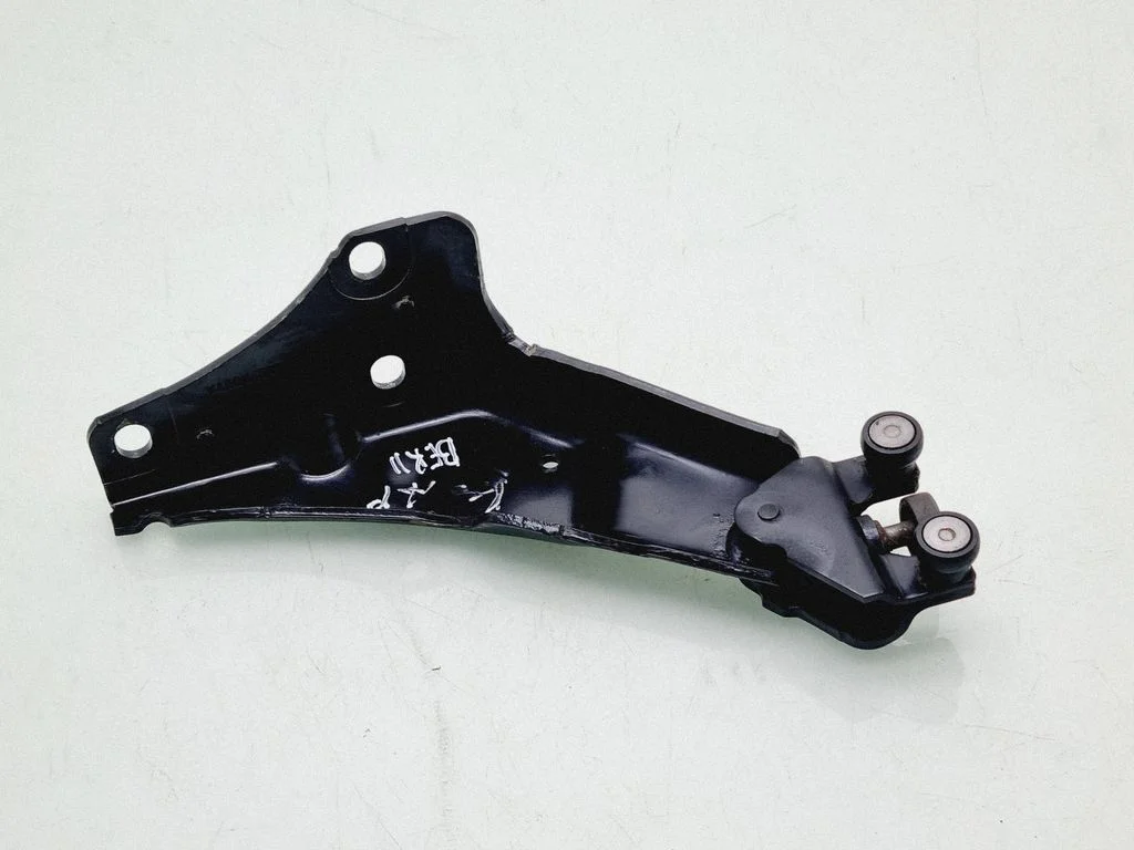 Sliding door lower roller guide/hinge – Citroen Berlingo (2008-2018)