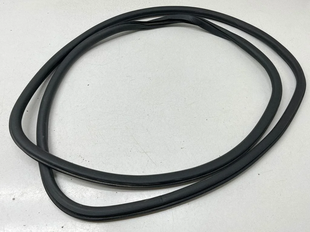 Sliding door rubber seal – Chrysler Pacifica (2017-)