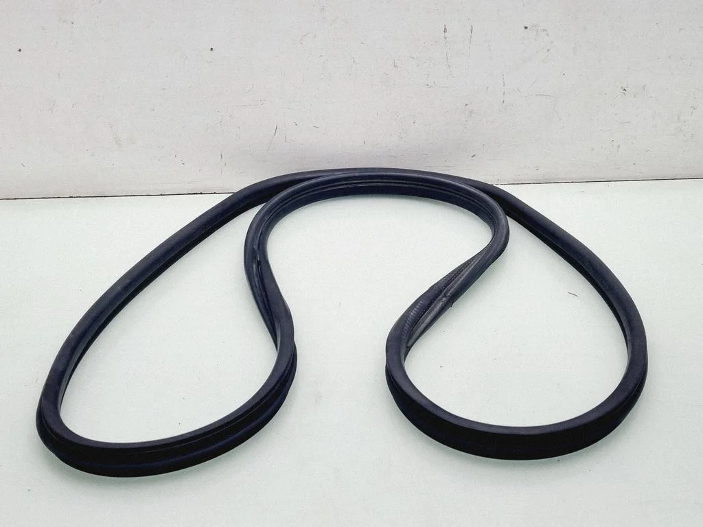 Sliding door rubber seal