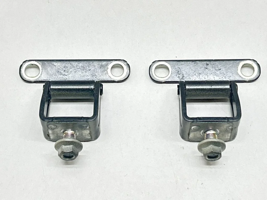 Loading door hinge set