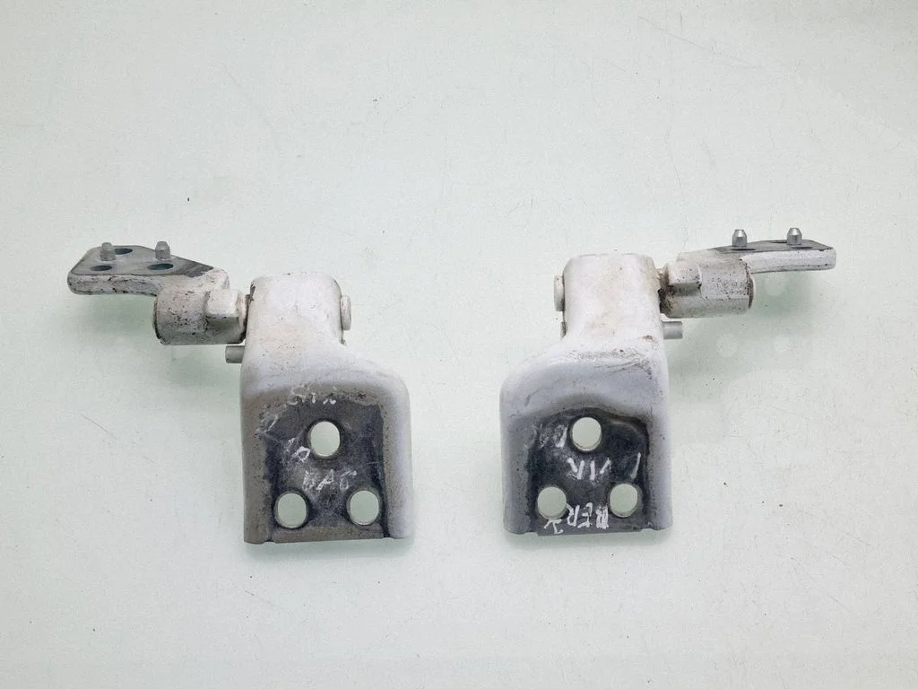 Laadimisukse hingede komplekt – Citroen Berlingo (2008-2018)