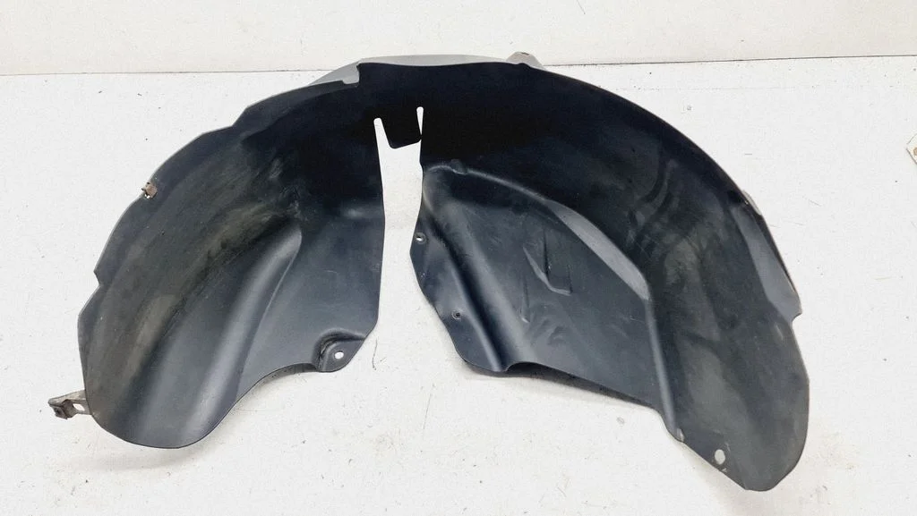 Tagumine poritiivakate 767489U00A – Nissan Note (E11) (2006-2014)