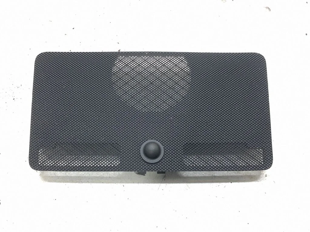 Dash center speaker trim cover – Mercedes-Benz C-Class AMG W204 (2007-2014)