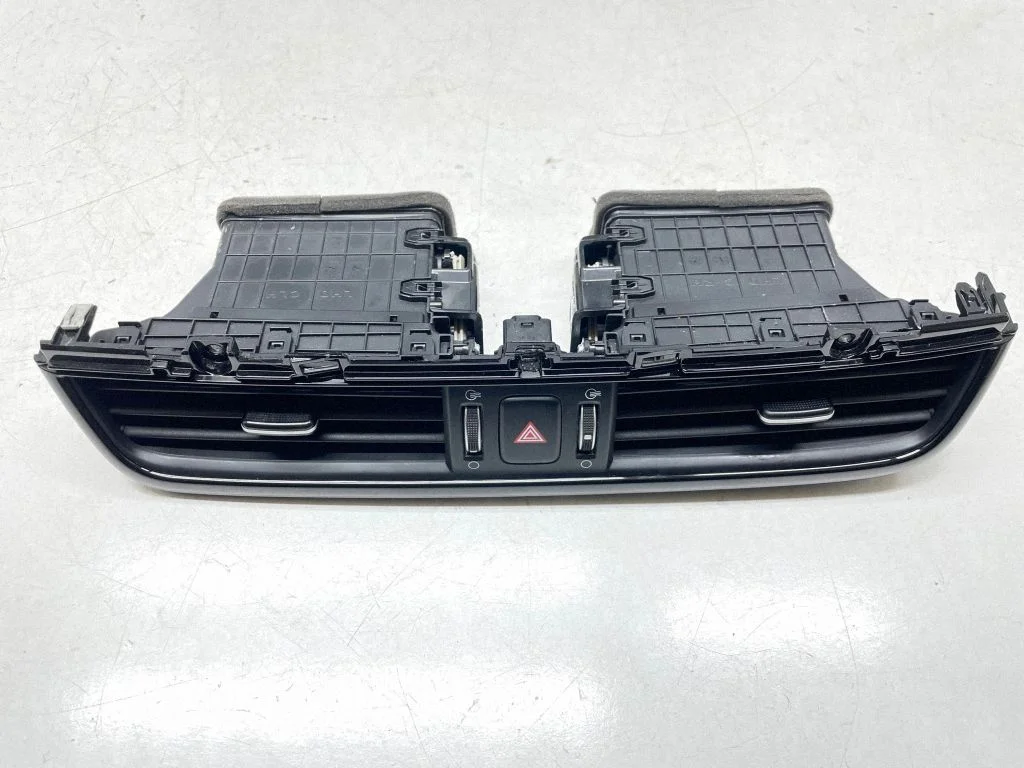 Dash center air vent grill 84760L4900WK