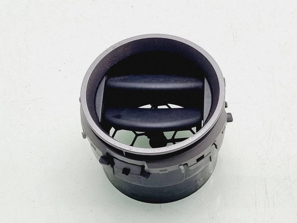 Centrālās gaisa restītes – Toyota RAV 4 (XA30) (2006-2016)