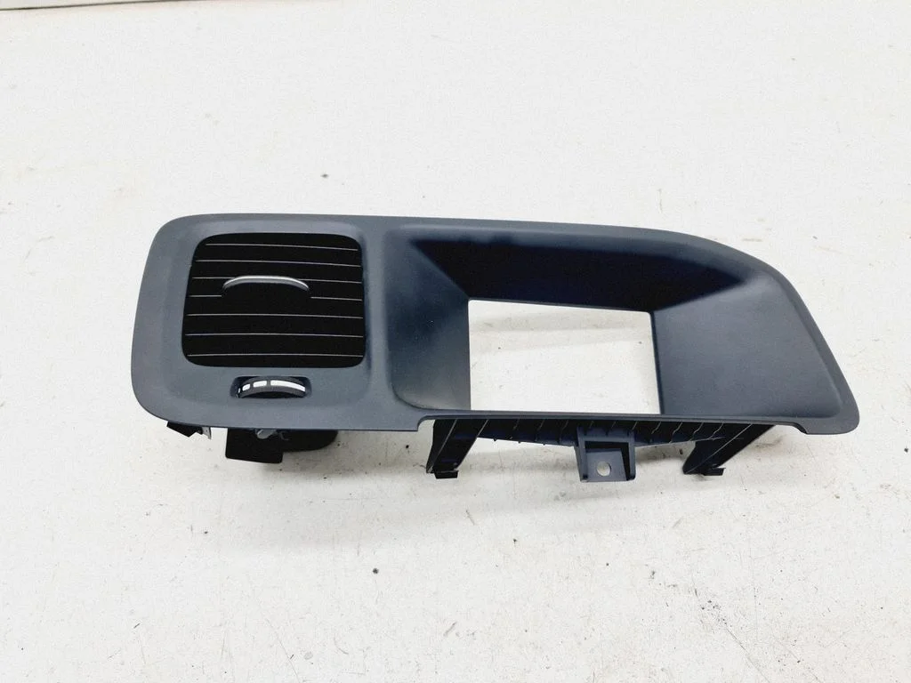 Dash center air vent grill 39804059