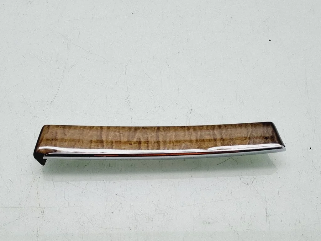Dashboard glove box trim 204973R