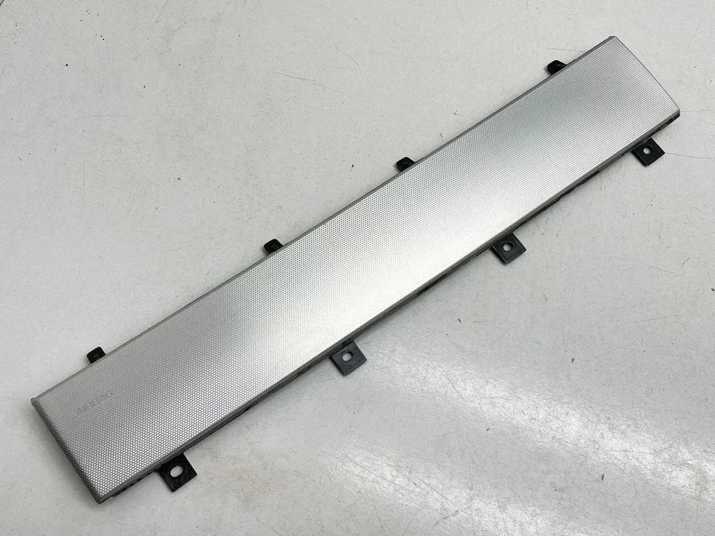 Dekoratīvā apdares josliņa BJ32045R61HB