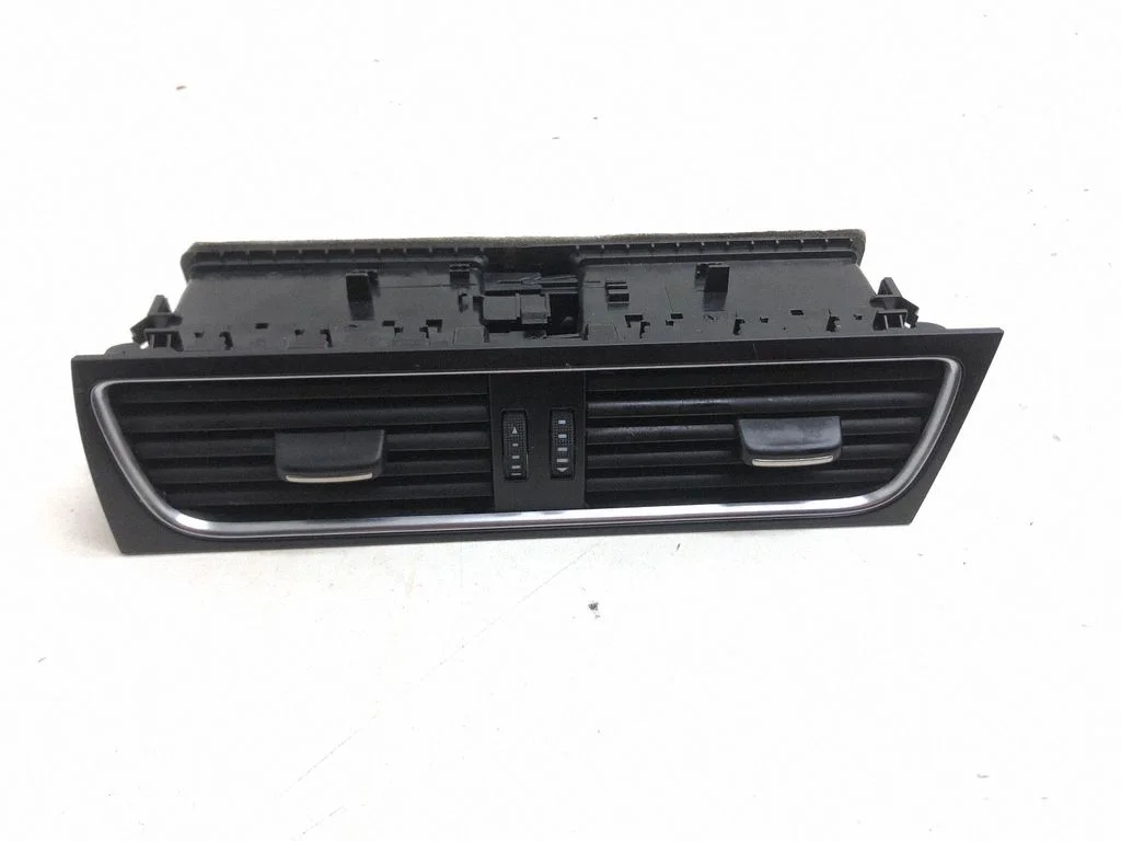 Dash center air vent grill – Audi A5 Sportback 8TA (2009-2016)