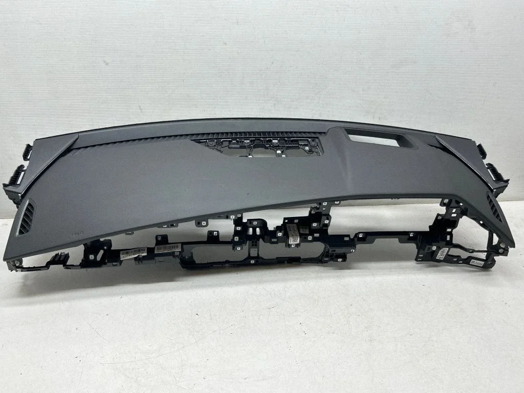 Dashboard 84720AT850BK