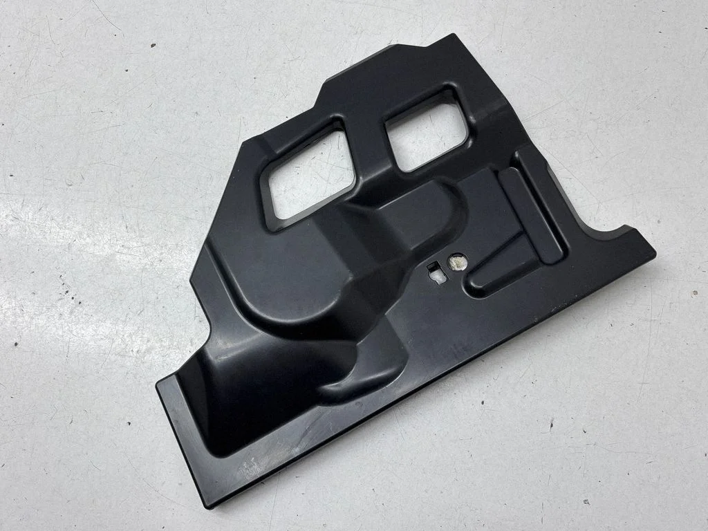 Armatuurlaua alumine viimistluspaneel – Subaru Outback (BT) (2019-)