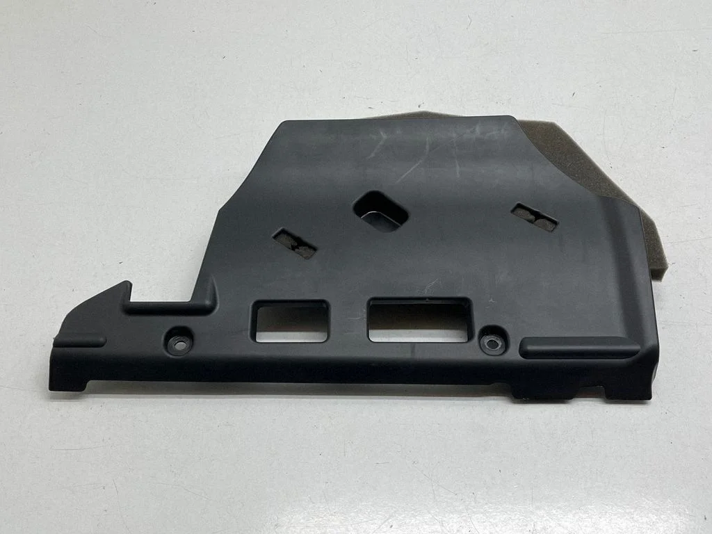 Dashboard lower bottom trim panel 31442834