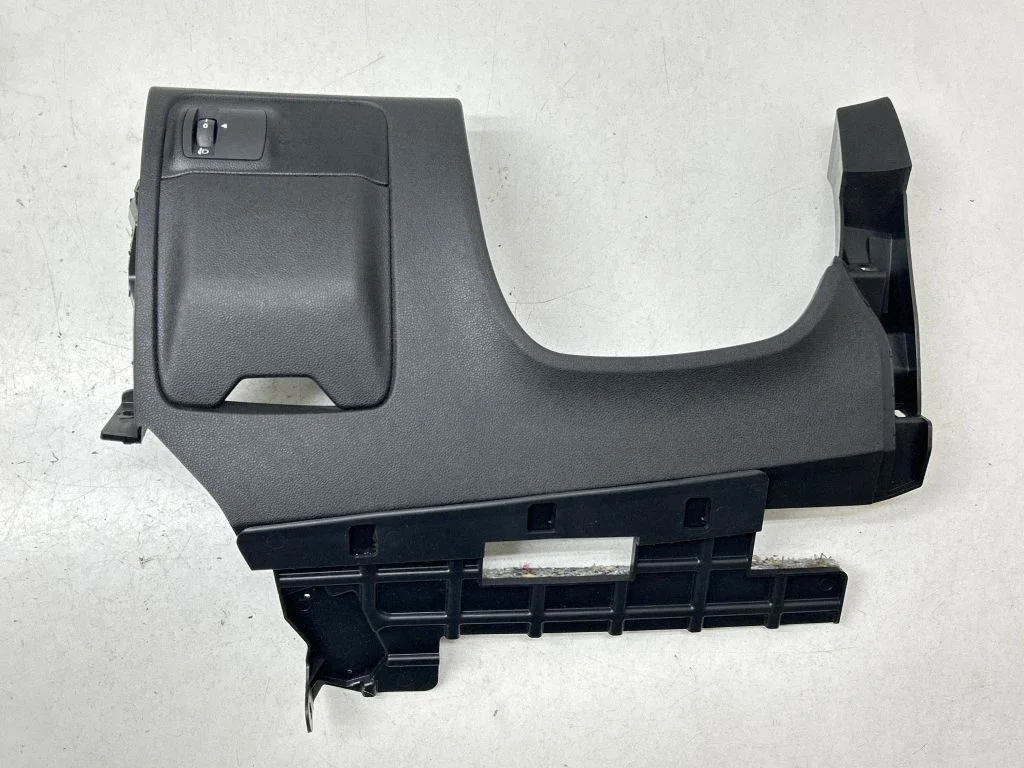 Dashboard lower bottom trim panel 689216648R