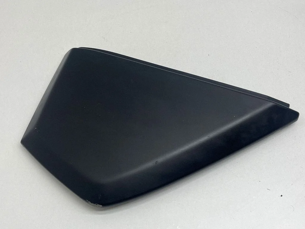 Dashboard side end trim – Porsche Cayenne (92A) (2010-2017)